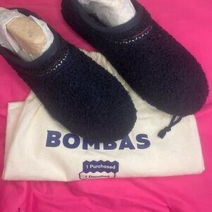 Bombas Black Textured Slippers